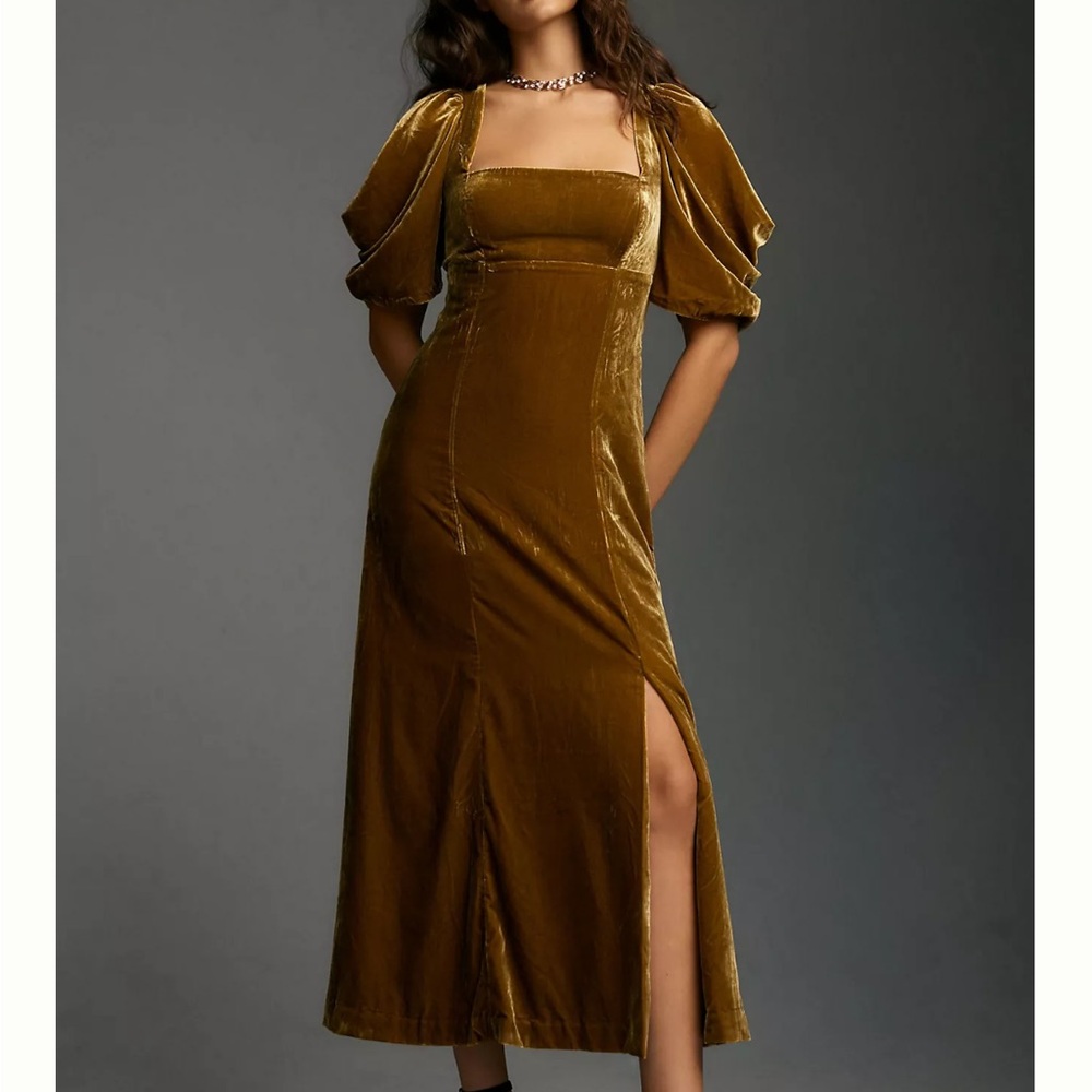 Anthropologie Short-Sleeve Square-Neck Velvet Midi Dress